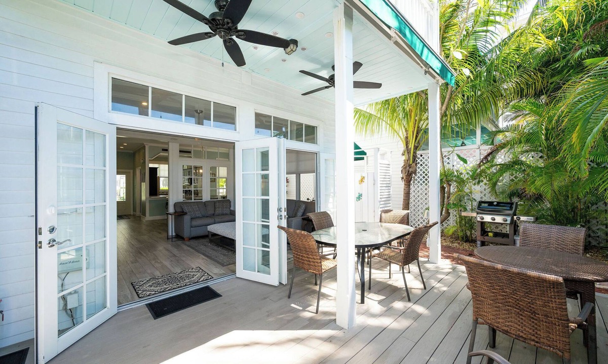 Bahama Village House | OCEAN BREEZE BUNGALOW-Stunning 2 Bedroom/2.5 Bathroom in Truman Annex