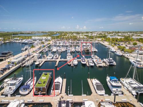 Key West Boat Rental | Oceanfront - Break Awai x Away Awai Floating Villas