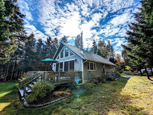 Hancock Point House | Oceanfront Cottage with Fire Pit & Direct Water Access Near Acadia National Park in Hancock, Maine