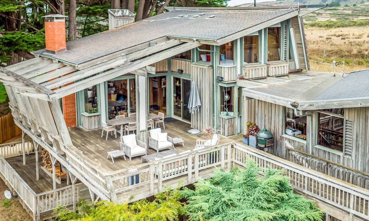 Elk House | Oceanfront Elk House Bluff View, Deck, Near beach