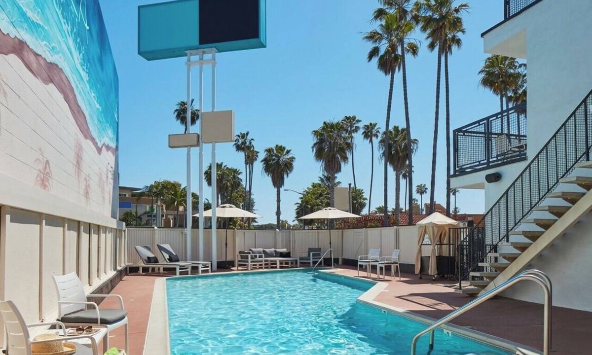 Beach Barber Tract Hotel | Oceanfront Retreat | 1 Unit | Steps from La Jolla Shores Beach
