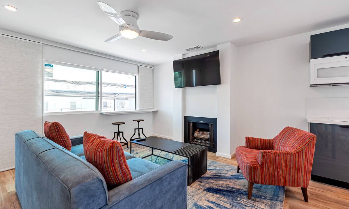 Carlsbad Condo | Oceanviews, Steps to the Sand, Short Walk to the Village! A/C