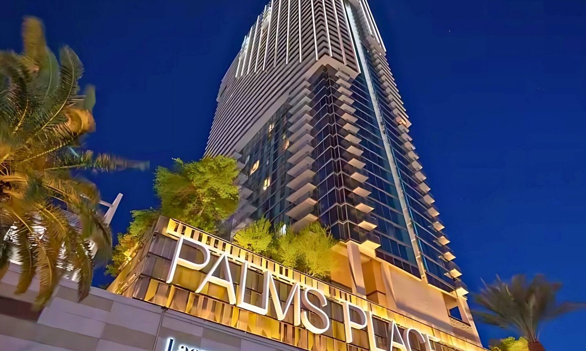 Las Vegas Apartment | One Bedroom | 1.5 Baths & Living Room | Jet Tub – Palms Place StripSuite