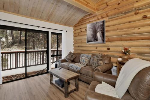 Big Bear Lake House | Ours De Ski Chateau at Snow Summit - Big Bear Basecamp Resort Condo w/Hot Tub