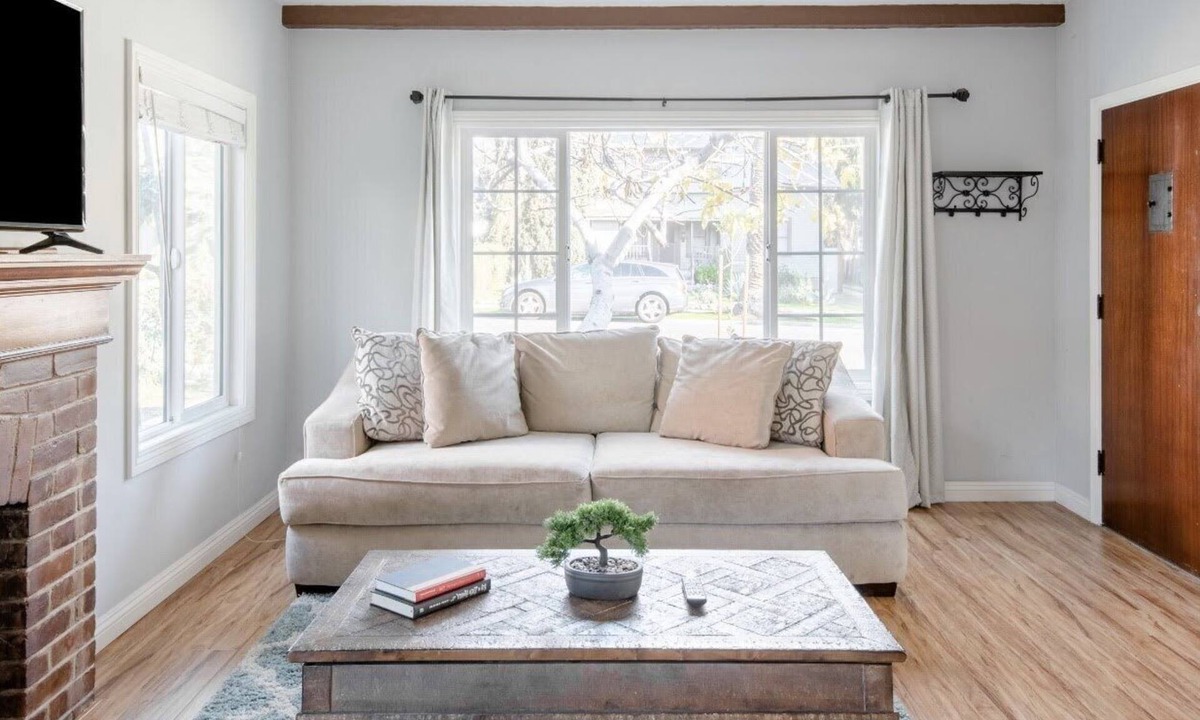 Mid Central House | Outstanding Home Close to Old Town Pasadena & Downtown LA