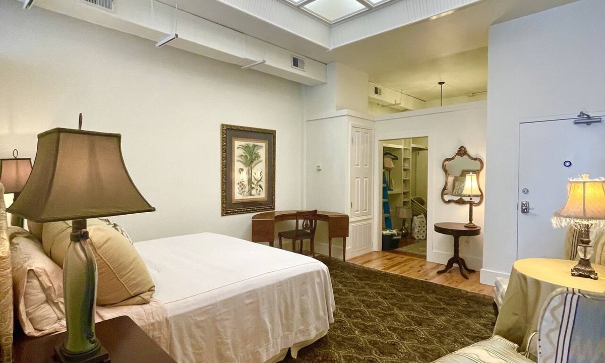 Downtown Apartment | Palafox Loft 122, sleeps 2