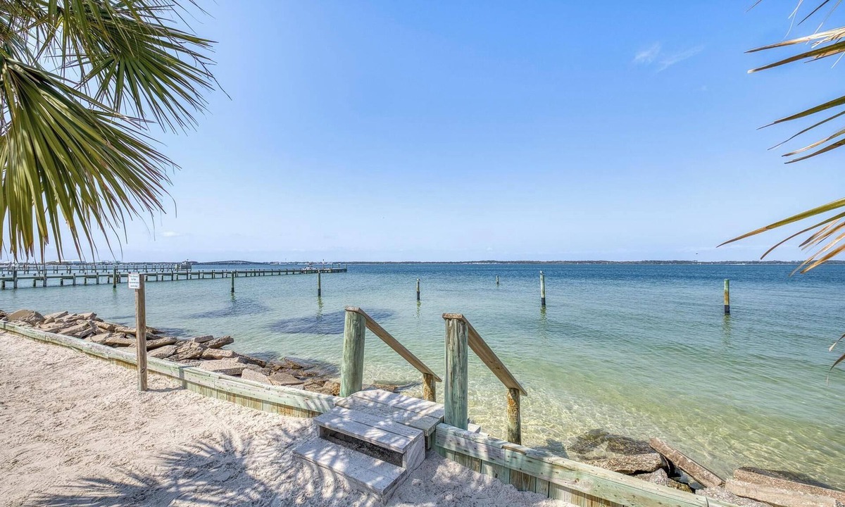 Pensacola Beach Hotel | Paradise inn