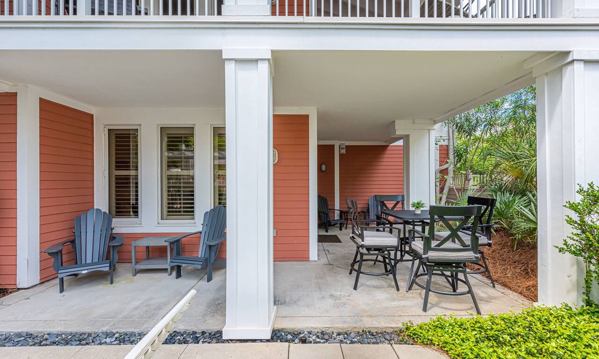 Baytowne Wharf Condo | Patio ~ Fully Equipped Kitchen ~ Community Pool