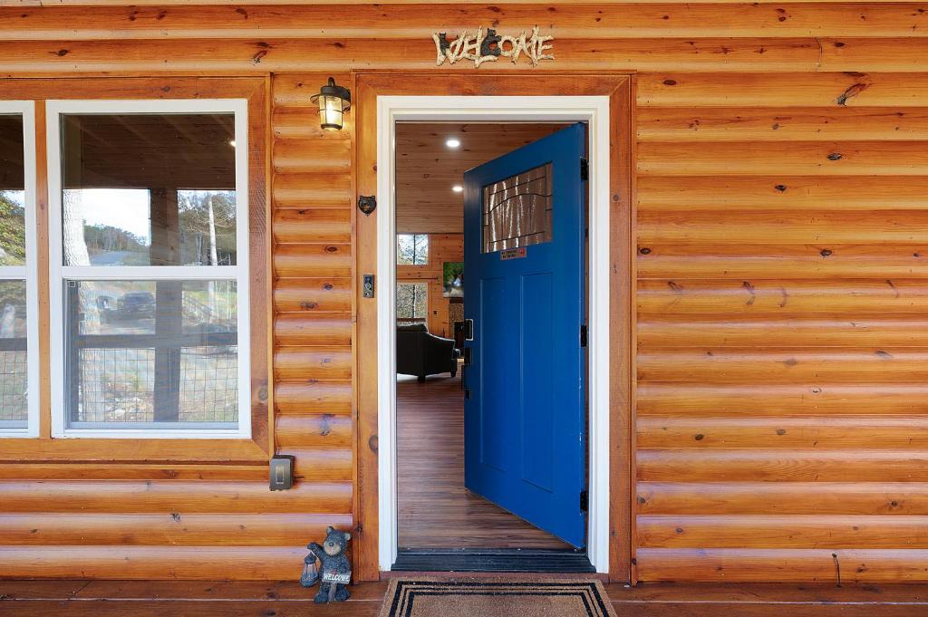 Hemp House | Peaches & Streams