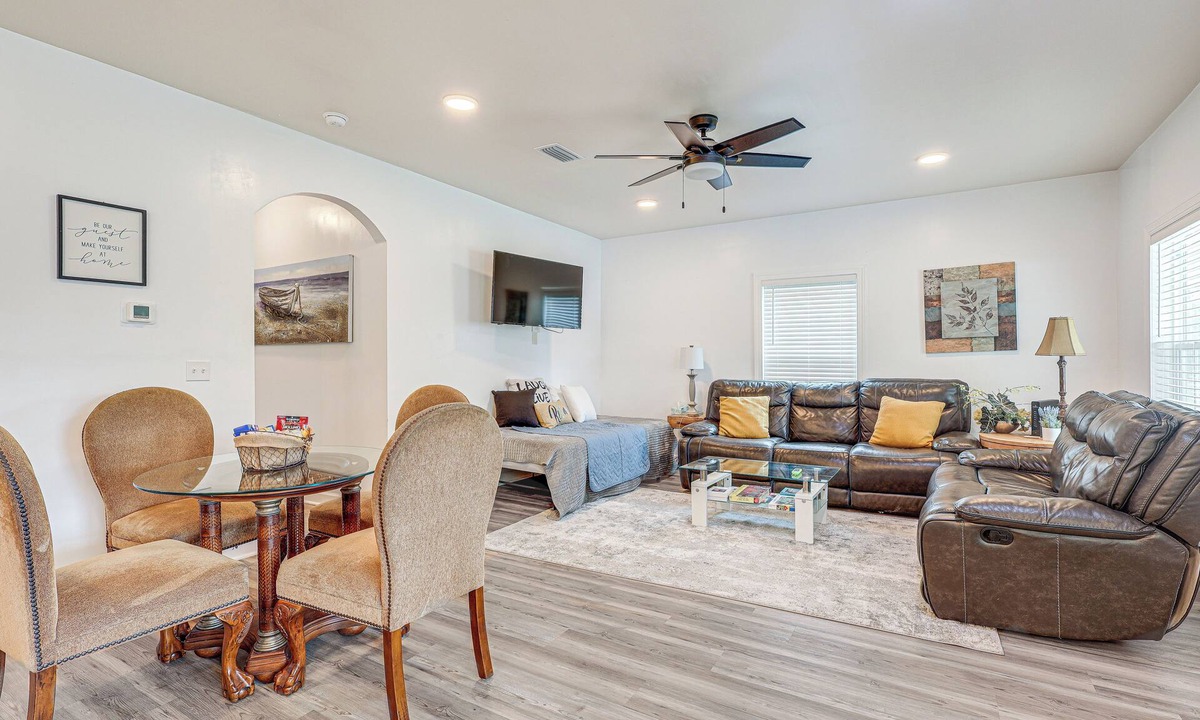 West Pensacola House | Pensacola Home on 1 Acre w/ Large Yard & Grill!