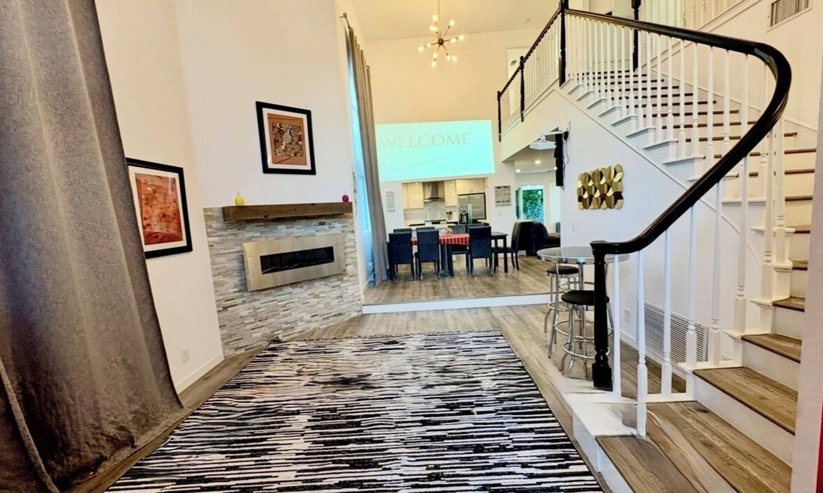 Mar Vista House | Perfect 4-bedroom house with AC & High ceilings for the Summer