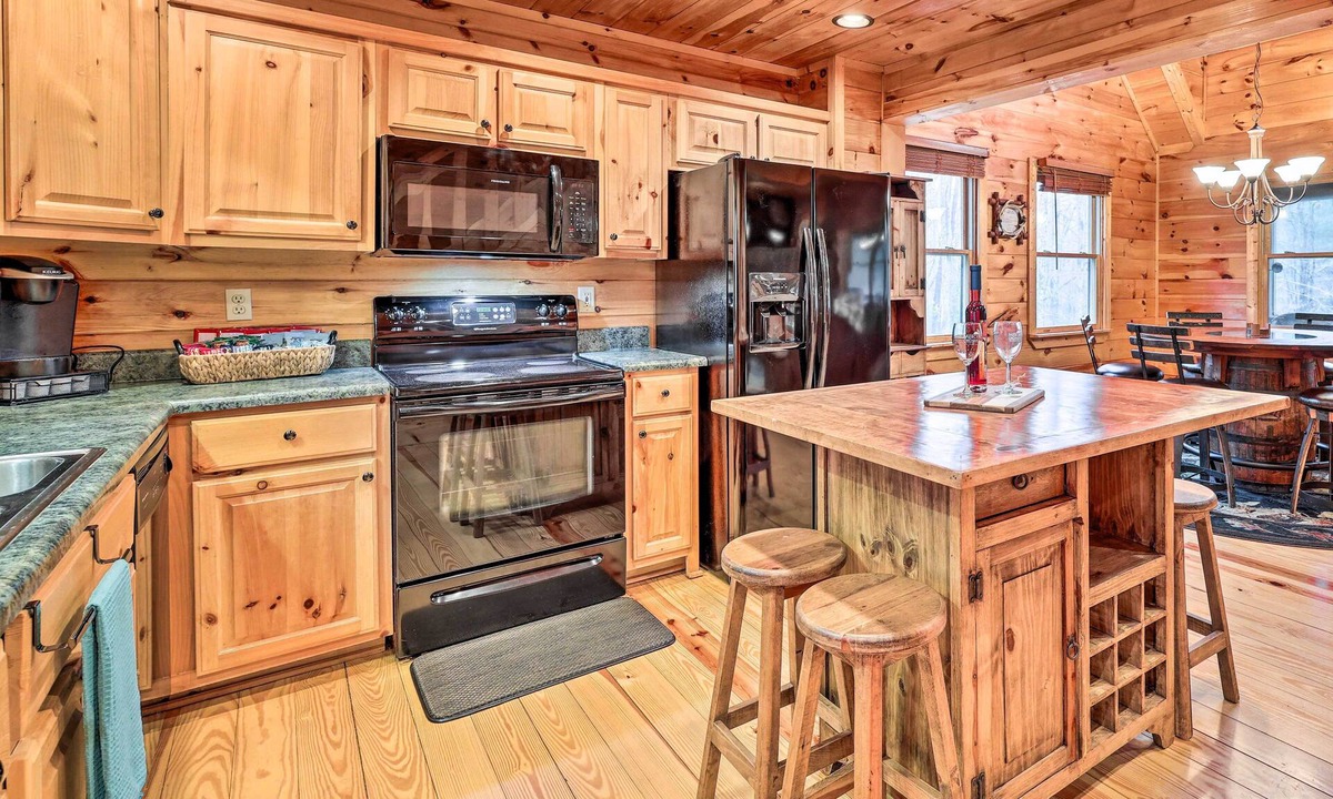 Dial Cabin | Pet-Friendly Blue Ridge Vacation Rental Cabin