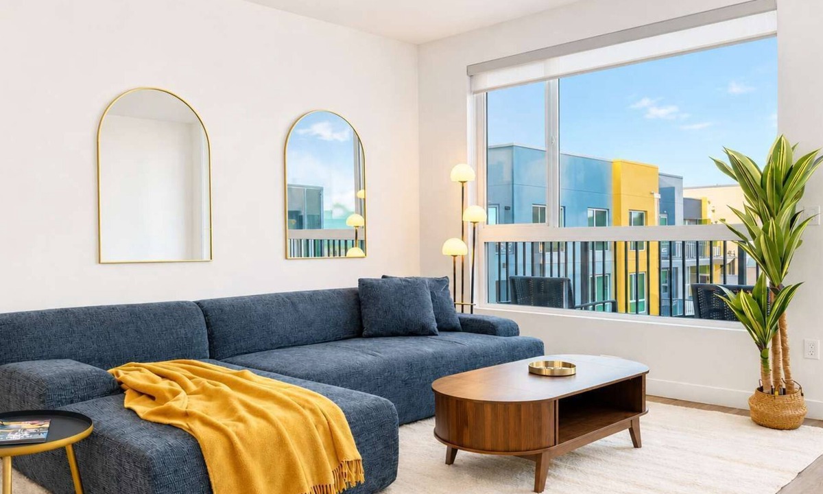 Lyon Street Apartment | Premium Apt 10 Min to Disneyland | Pool & Gym