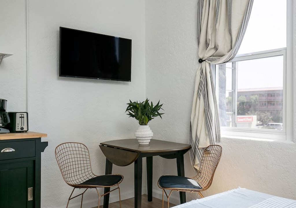 Rampart Village Apartment | Pristine Studio for 2 Near Hollywood & Downtown!