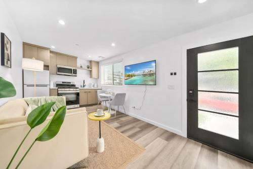 Rampart Village House | Private 1 bedroom home close to Korean Town and Patio