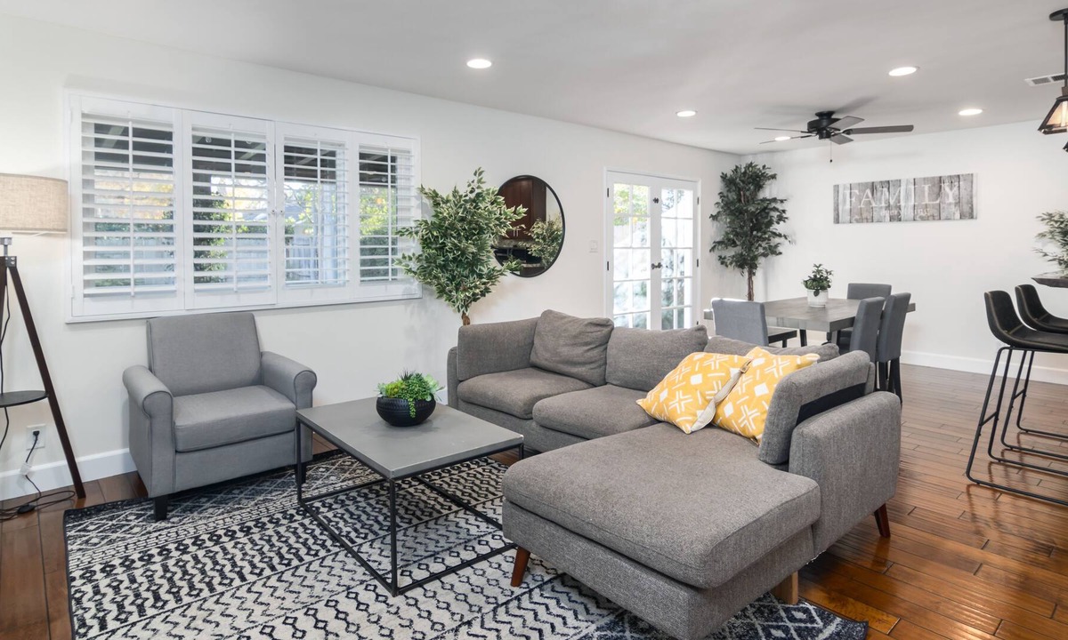 Sherman Oaks House | Private amazing house with HUGE yard in Sherman Oaks