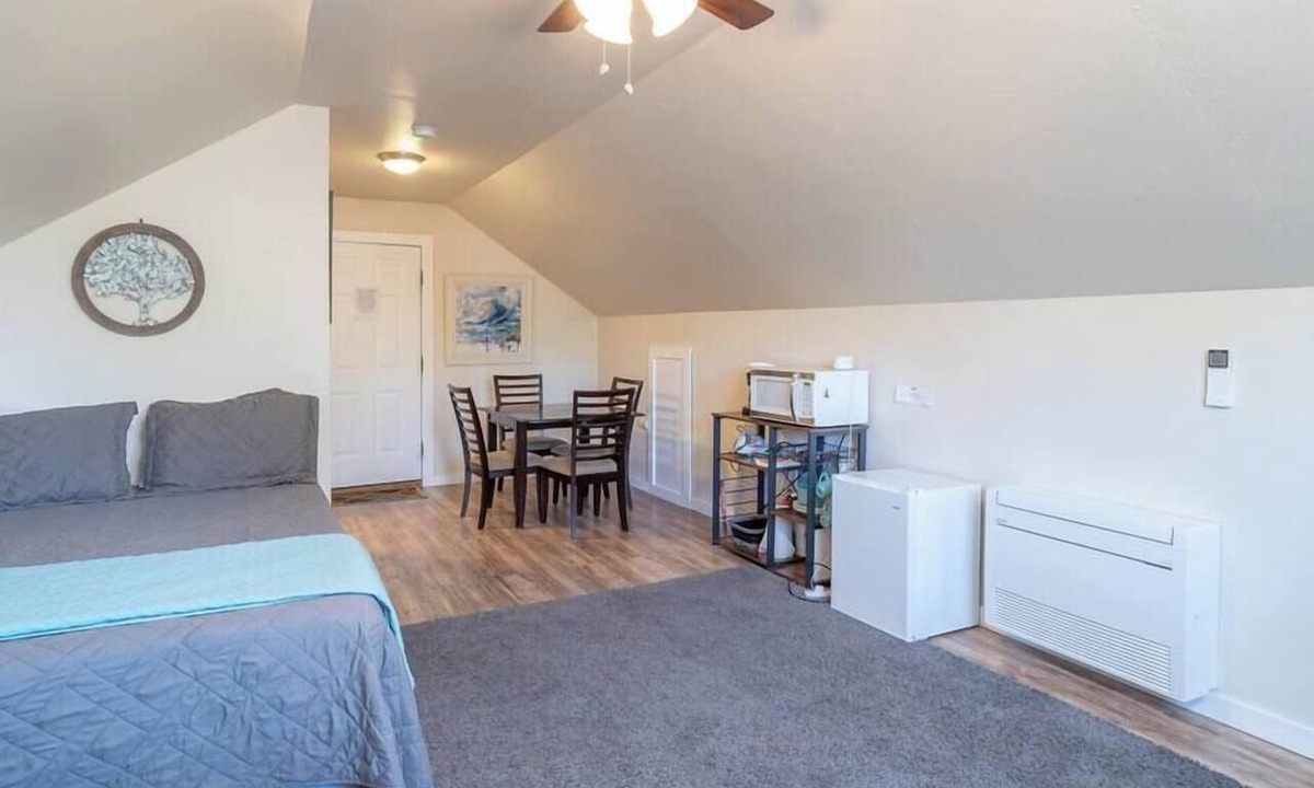 East End Apartment | Private Loft with trail access to Boise Foothills - Pets Welcome!
