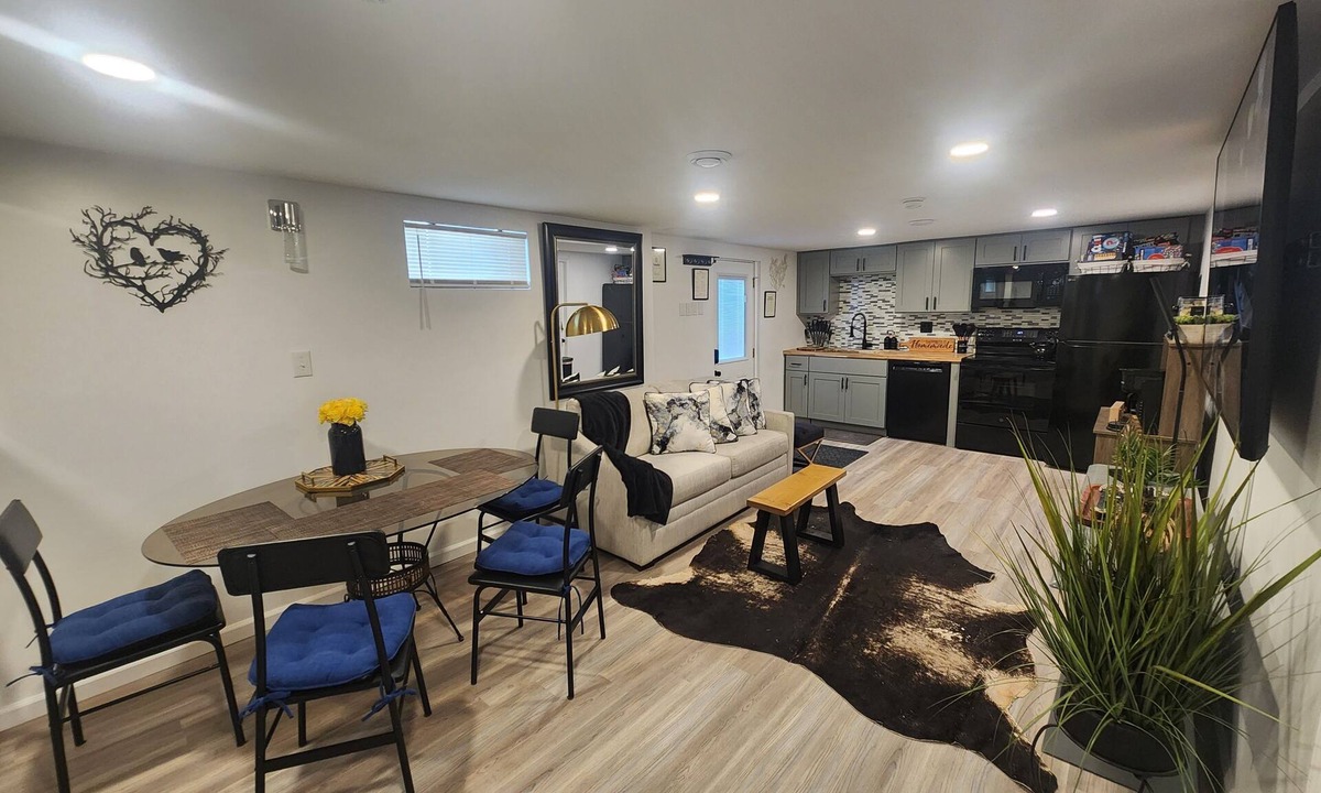Bausman House | Quaint -2-bedroom house in Lancaster with cool AC breeze