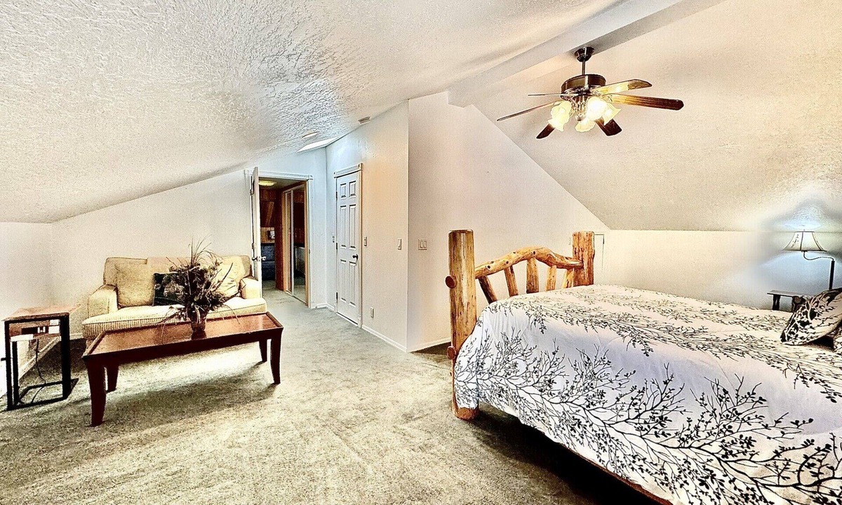Whispering Forest House | Quiet and family friendly 3-bedroom house with WiFi in Big Bear near slopes