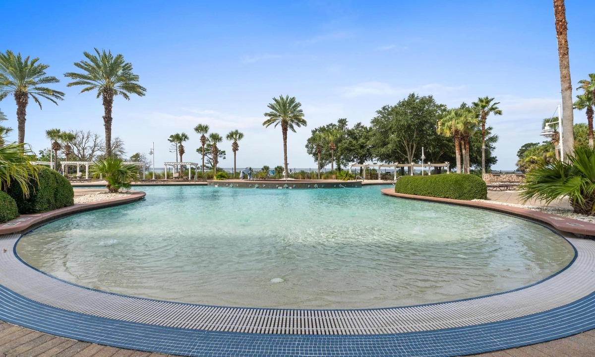 Upper Grand Lagoon Hotel | Reflections at Bay Point by Panhandle Getaways