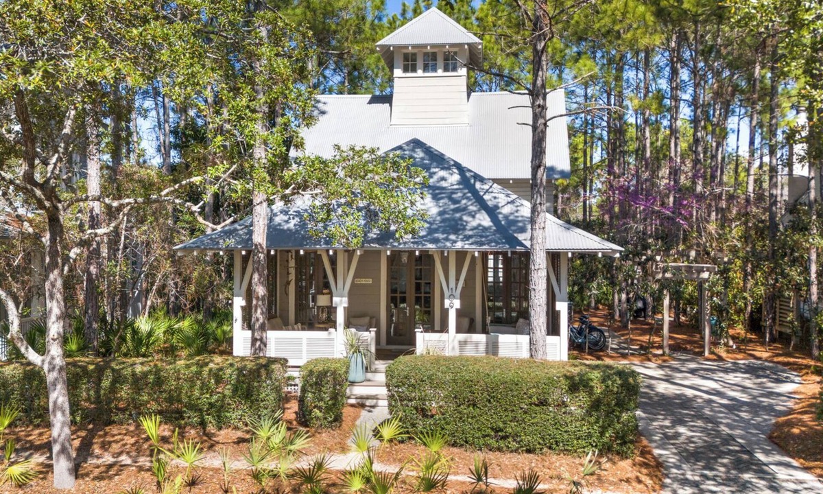Watercolor House | Relaxation Station 30A - Beautiful Watercolor Home - Tesla Charging Station