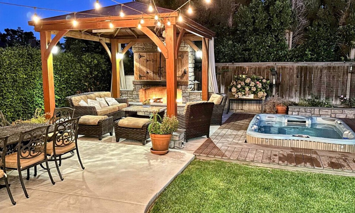 Tustin House | Retreat: Disney★Pools★Hot Tub★Gardens★Pergola★Games★BBQ