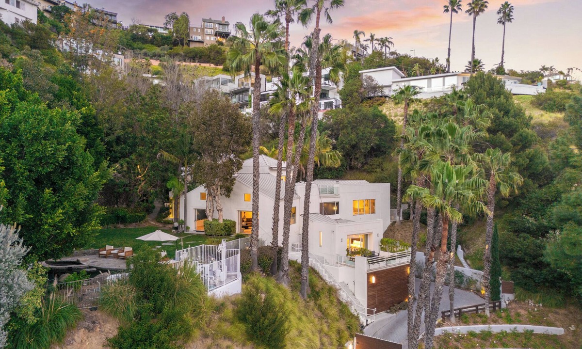 Hollywood Hills West Villa | Rising Glen - Your Dream Home in The Heart of The Iconic Hollywood Hills!