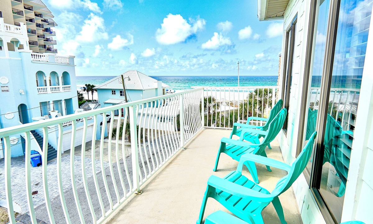 Gulf Lagoon Beach House | SALE-73% JUL27-AUG2‼️BEACH HOUSE-POOL, GULF VIEWS, 7BR, 4BA, 2KITCHENS, SLEEPS 23