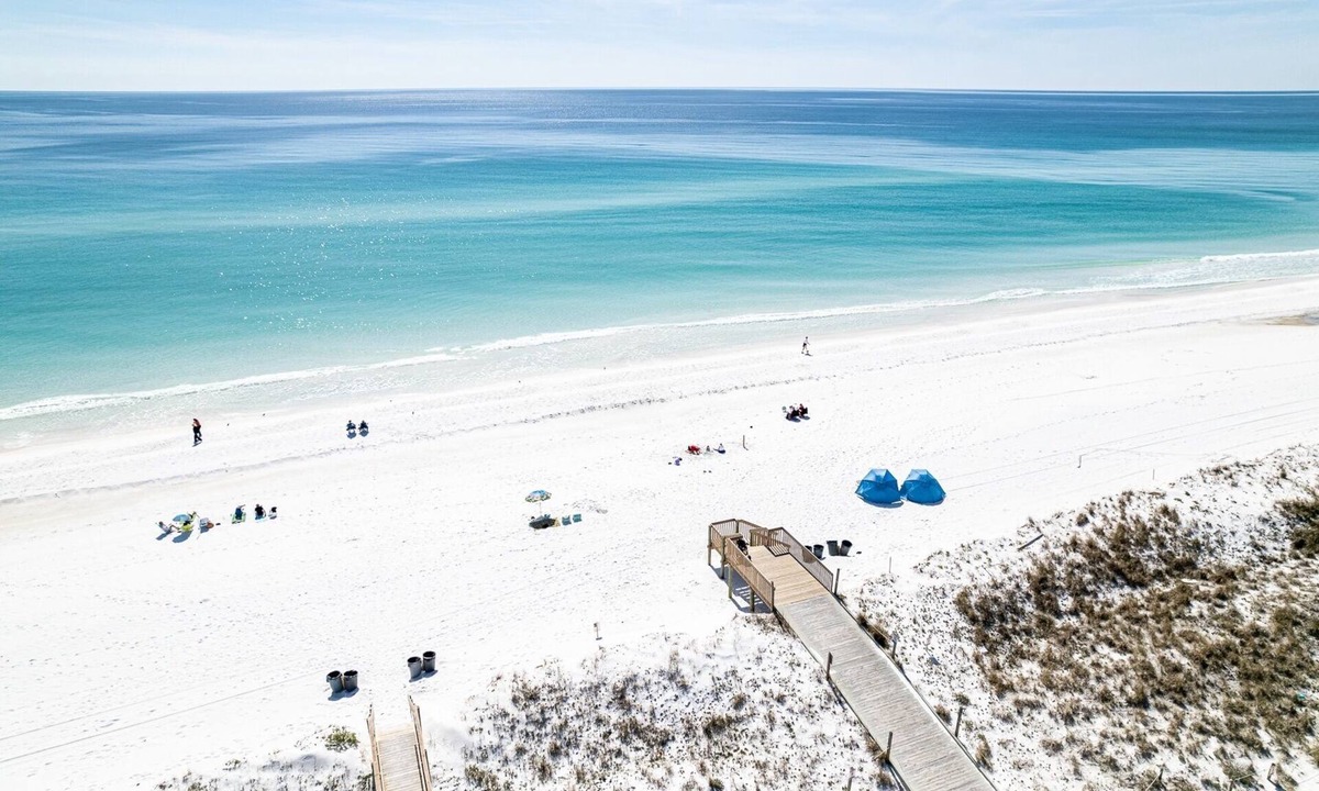 Holiday Isle Condo | Sandpiper Cove 8245 Studio Bedroom Condo by RedAwning
