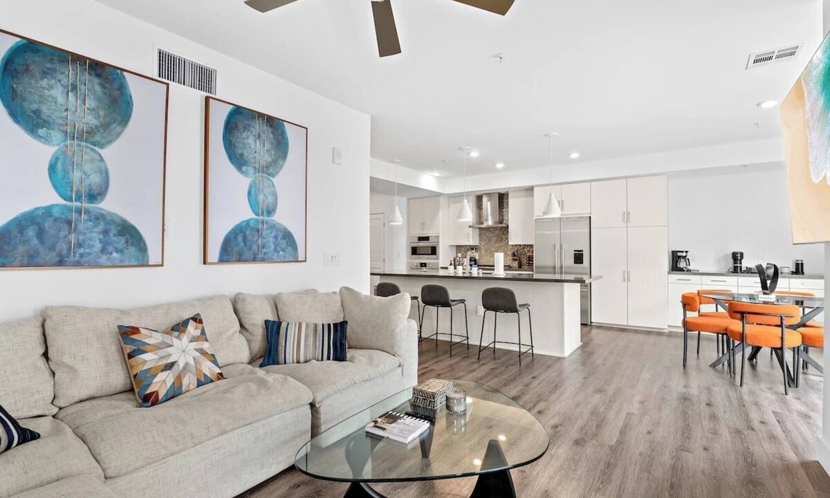 Marina Peninsula Bed & Breakfast | Sapphire Loft – Stunning Two-Story Marina Escape Top-Floor Retreat