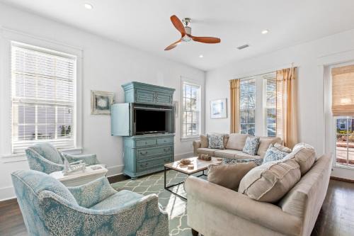 Greenway Park House | Seagrove Serenity 4BR Coastal Retreat with Pool & Bikes