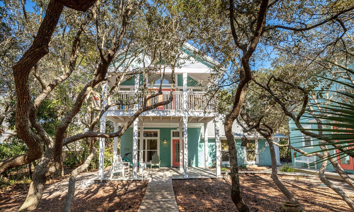 Seagrove Beach House | Seagrove "Sugar Magnolia"|3 BR |Sleeps 8 |Private Heated Pool |Steps to Beach