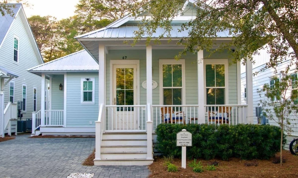 Greenway Park House | Seaplane Cottage, Dog Friendly! 4 Bikes