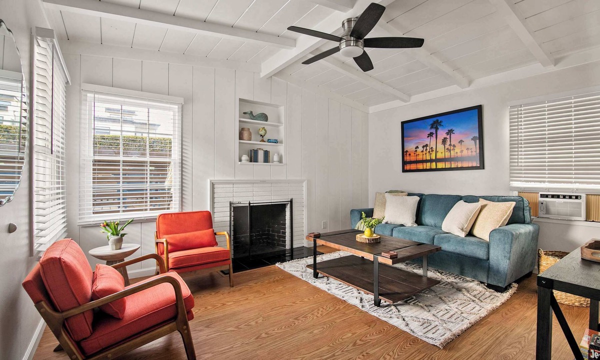 Beach Barber Tract House | Seaside 1BR Steps to Windansea Beach & Peek Views