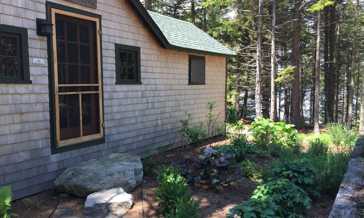 Blue Hill Cabin | Secluded Saltwater Cabin "Piney Home"