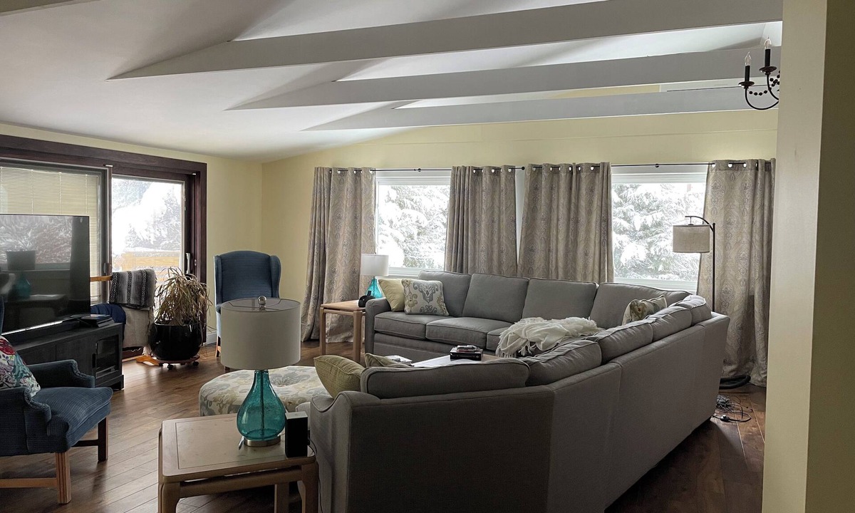 Shillington House | Serene 6-bedrooms in charming Shillington. Big enough for any family reunion.