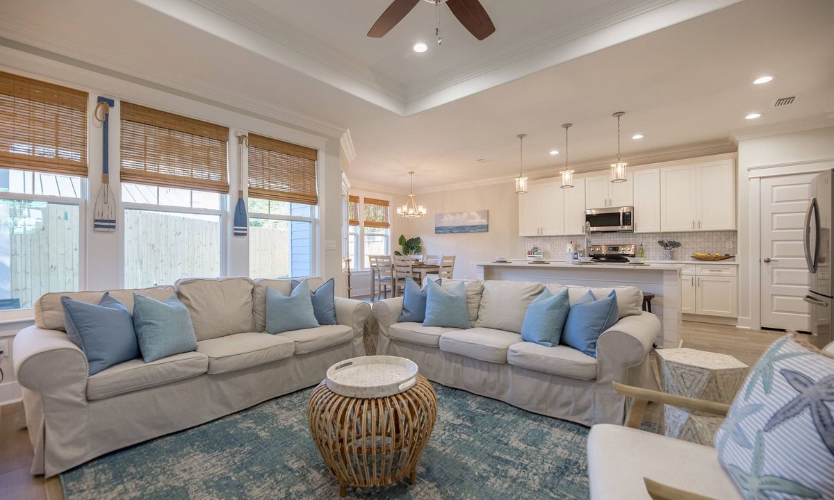Biltmore Beach House | *Serenity Tides PCB* Golf Cart, Games, Mini Golf & Dogs OK – 3 Blocks from Beach