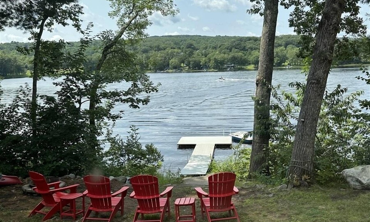 Union House | SEVEN TREE LAKEHOUSE- Town of Union - Seven Tree Pond