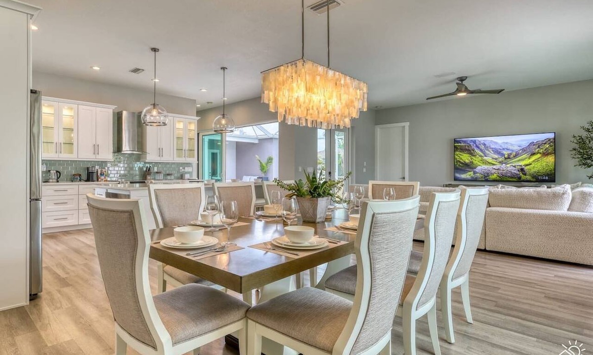 Vamo House | Siesta Key Modern Villa Retreat with Heated Pool & Spa
