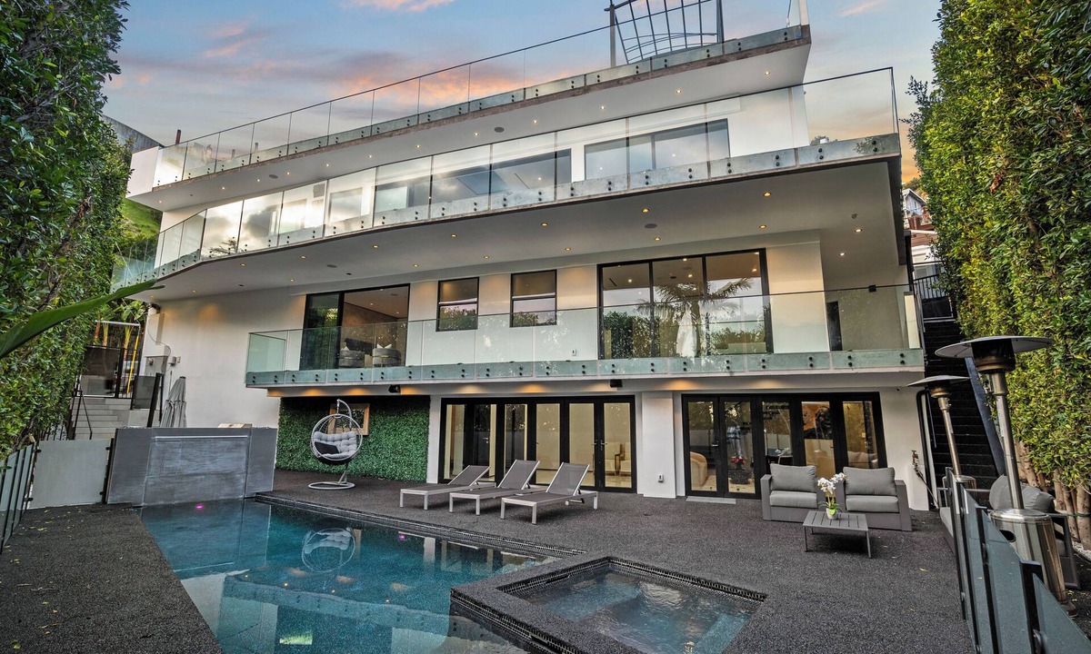 Elysian Heights Villa | Sleek Hollywood Hills Mansion: Rooftop & City Views