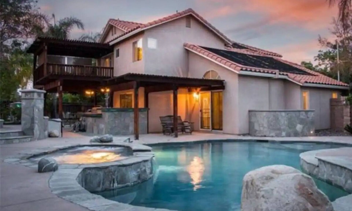Valle Vista House | Soboba casino Oasis -Bar/Pools Hot Tub/Fire Pit