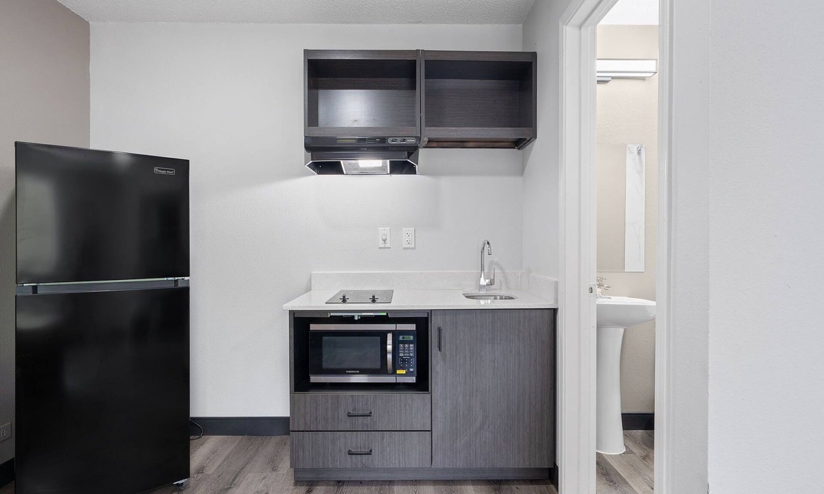 Ferry Pass Hotel | Southern Suites Pensacola Davis