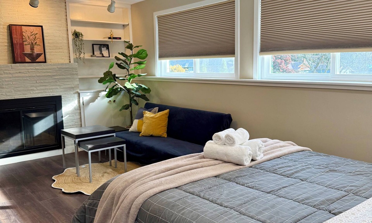 Edmonds Apartment | Spacious 1-bedroom guest suite in charming Edmonds near Light Rail, freeway