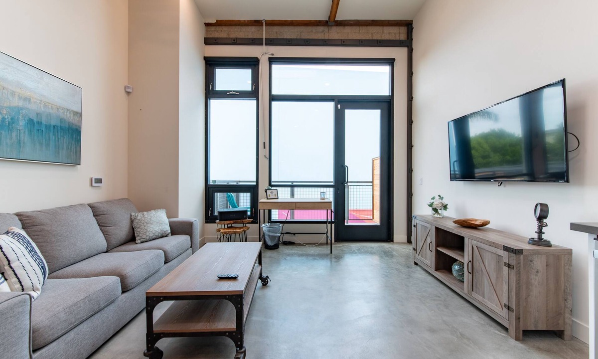 Santa Ana Apartment | Spacious 2BR ,Family& Pet Friendly, Tesla charging Station on site, Near Disney