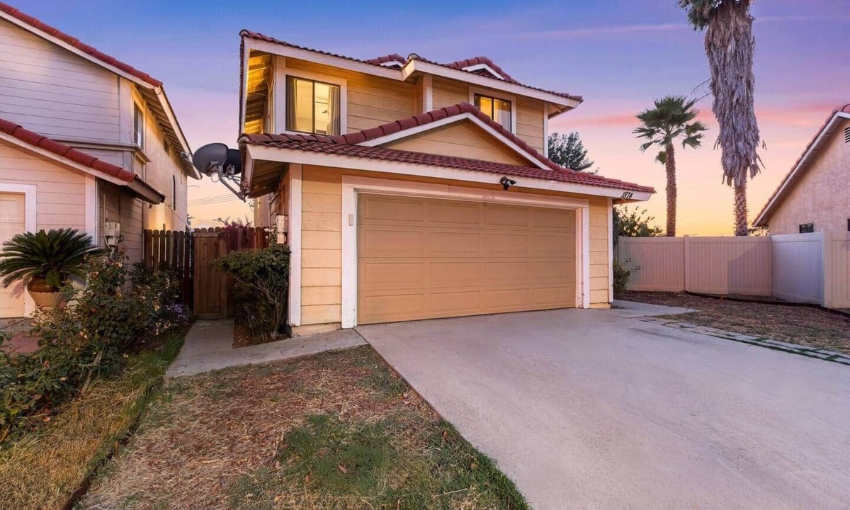San Bernardino House | Spacious 3 Bedroom | 2 Bath | Pet Friendly