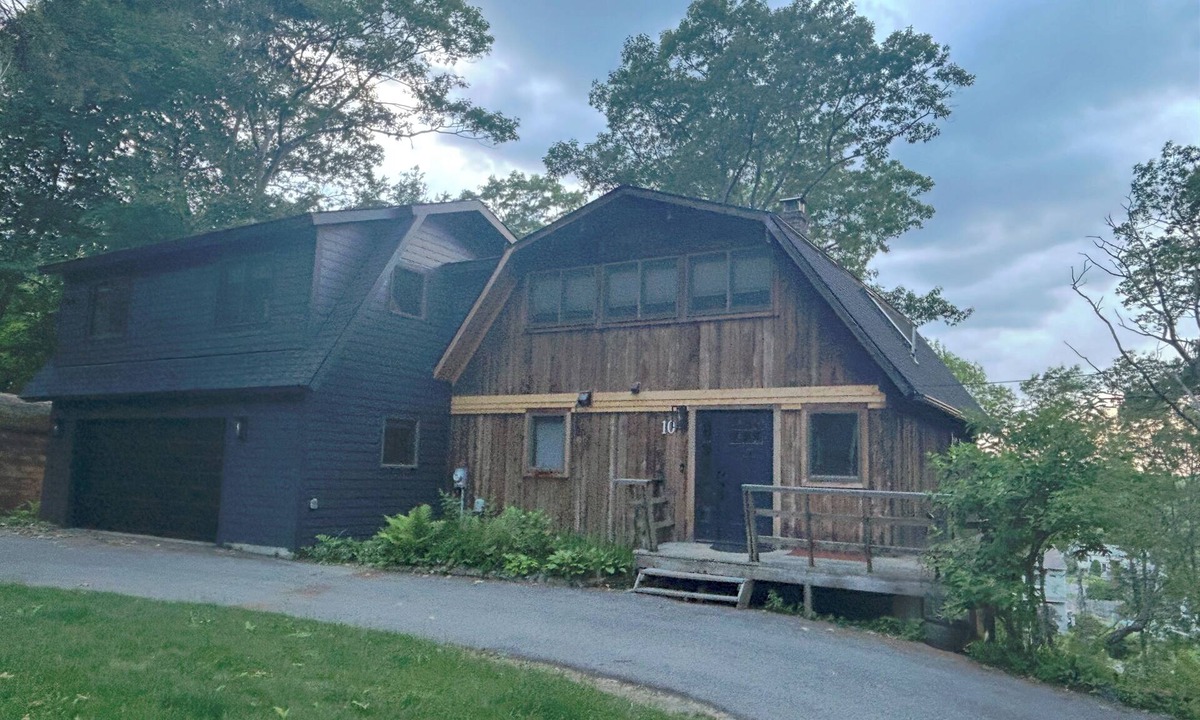 Cape Elizabeth House | Spacious 4BR Cape Elizabeth Home - Walk to Beach - 15 Min to Portland