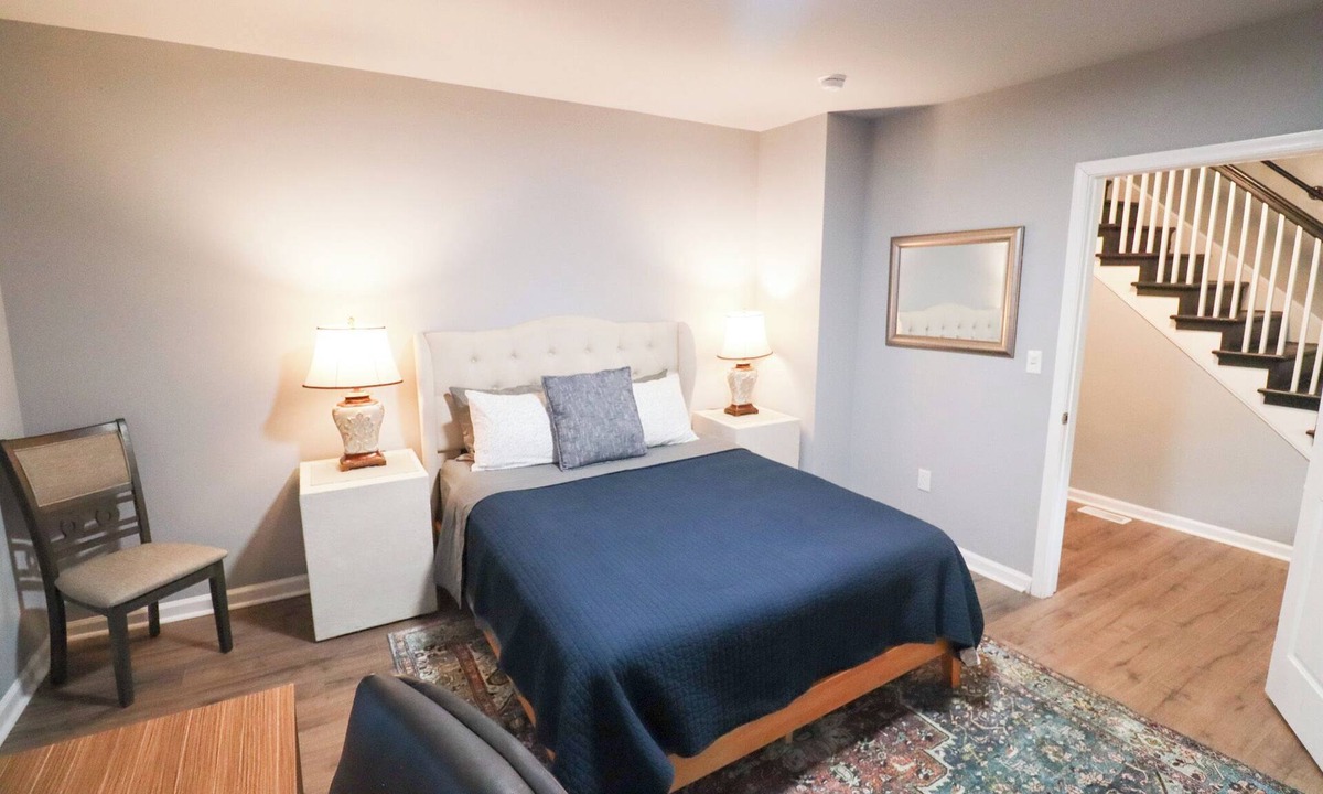 Westminster Apartment | Spacious 5 BR Stay in Westminster | Perfect for Groups & Longer Stays