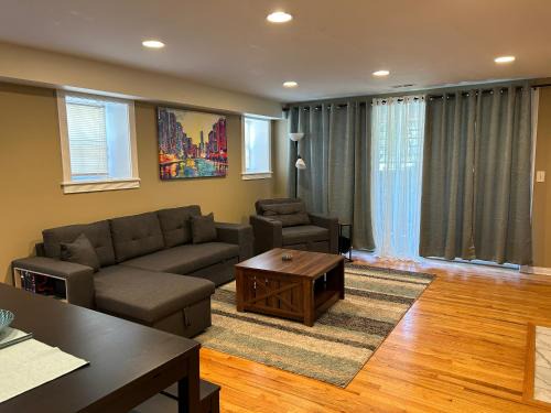 Chicago Apartment | Spacious, one-level condo adjacent to Jackson Park