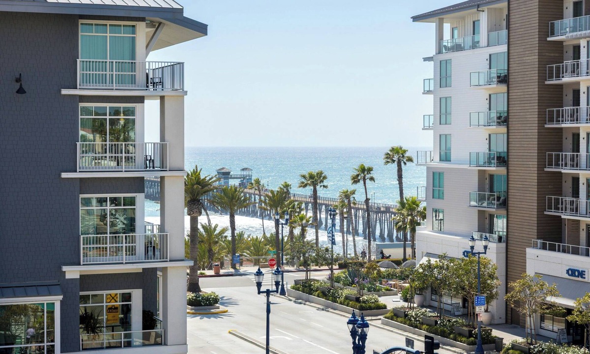 Townsite Hotel | SpringHill Suites by Marriott Oceanside Beach
