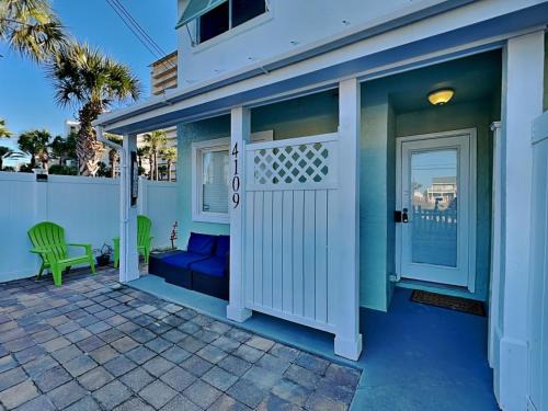 Crescent Beach House | Stay Salty